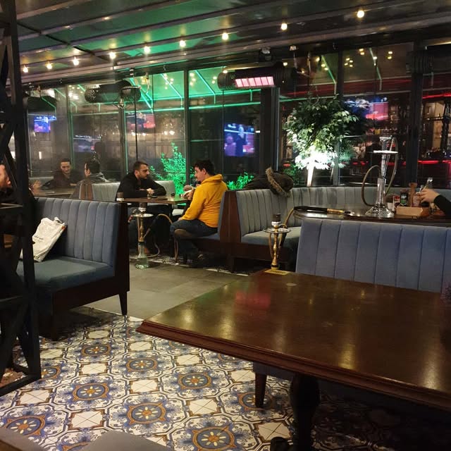 Shine nargile lounge iç mekân